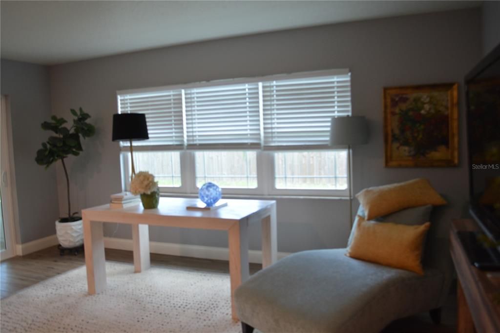 На продажу: $310,000 (2 спален, 2 ванн, 1348 Квадратных фут)