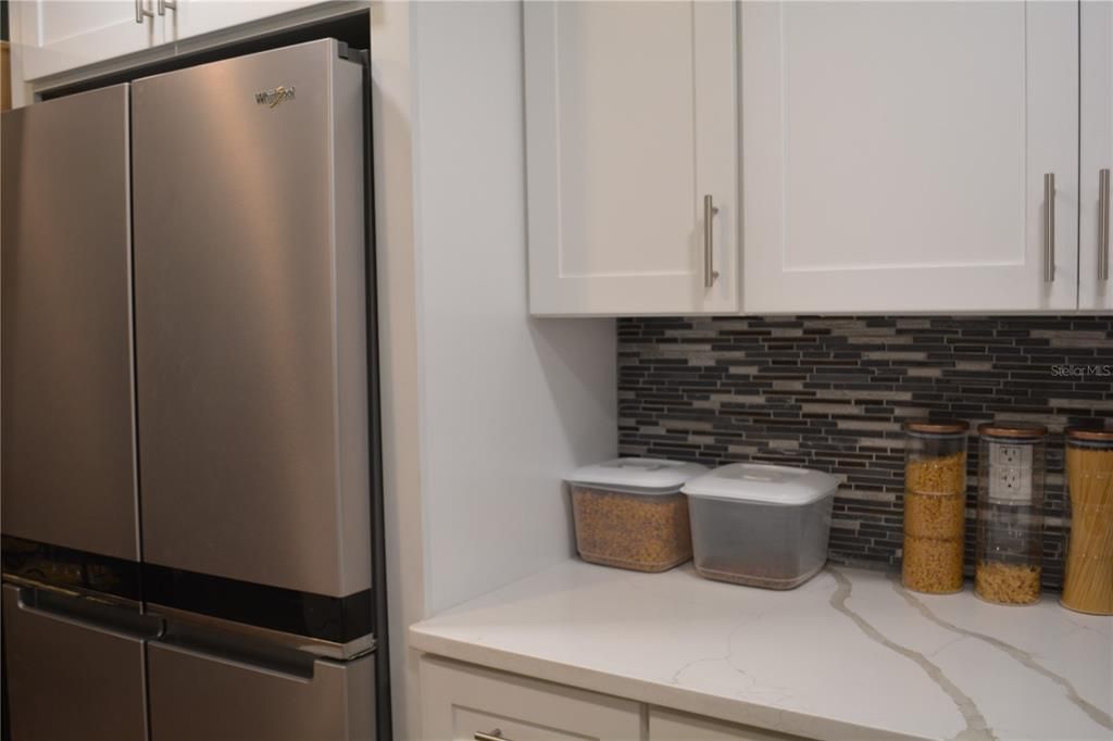 На продажу: $310,000 (2 спален, 2 ванн, 1348 Квадратных фут)