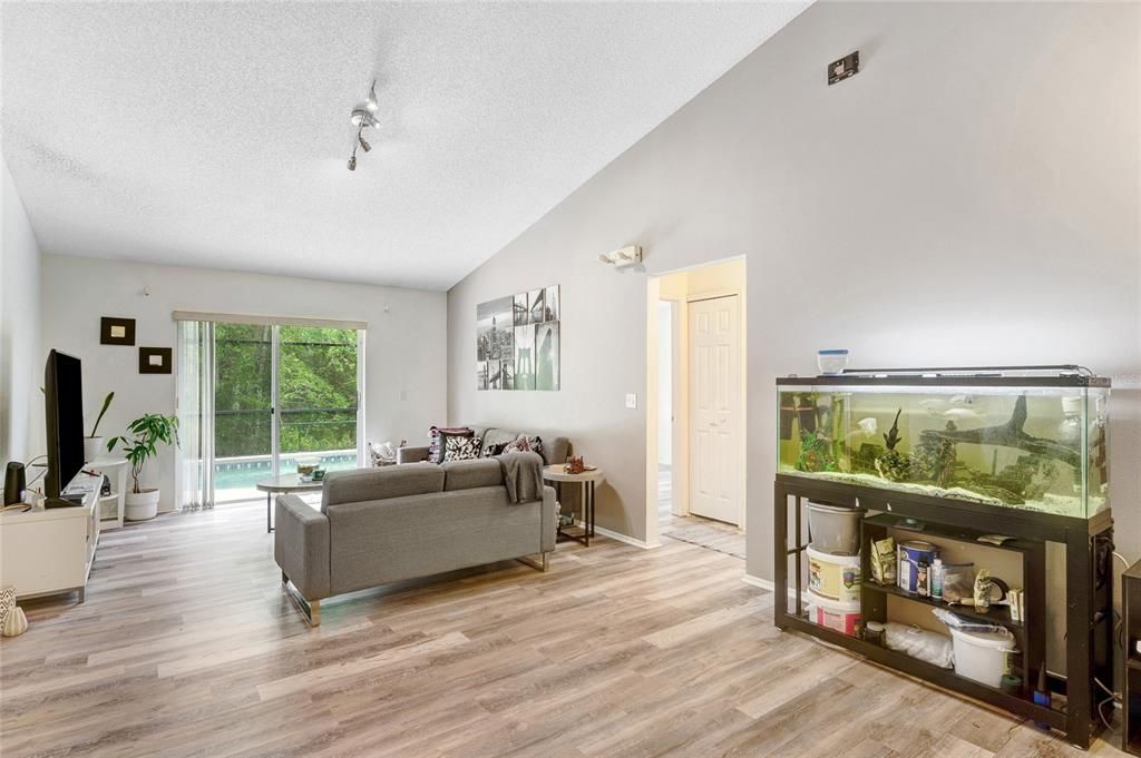 Active With Contract: $342,999 (3 beds, 2 baths, 1330 Square Feet)