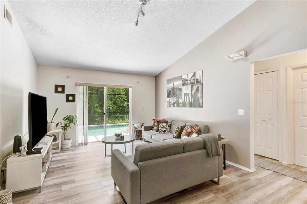 Active With Contract: $342,999 (3 beds, 2 baths, 1330 Square Feet)