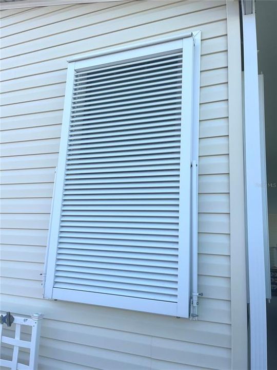 待售: $299,000 (2 贝兹, 1 浴室, 1223 平方英尺)