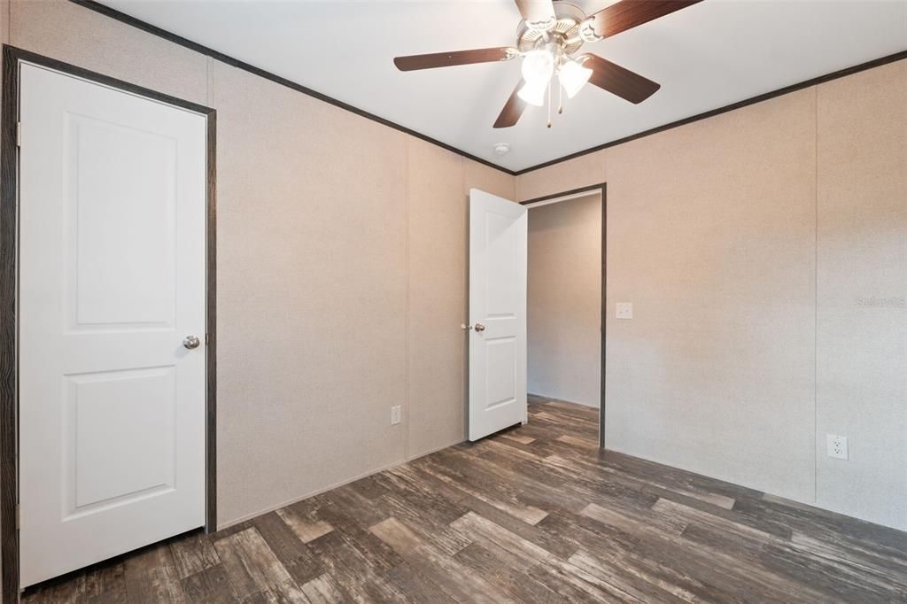 待售: $168,900 (3 贝兹, 2 浴室, 1001 平方英尺)