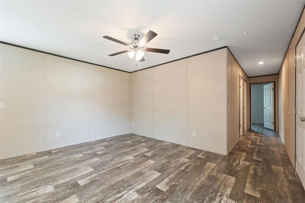 待售: $168,900 (3 贝兹, 2 浴室, 1001 平方英尺)