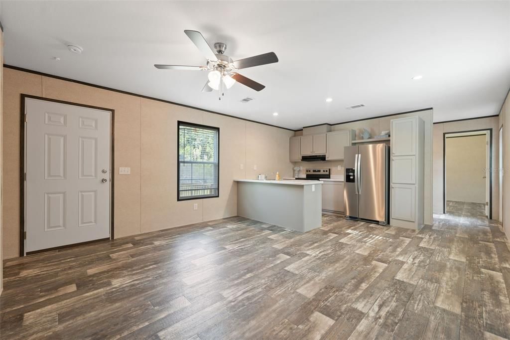 待售: $168,900 (3 贝兹, 2 浴室, 1001 平方英尺)