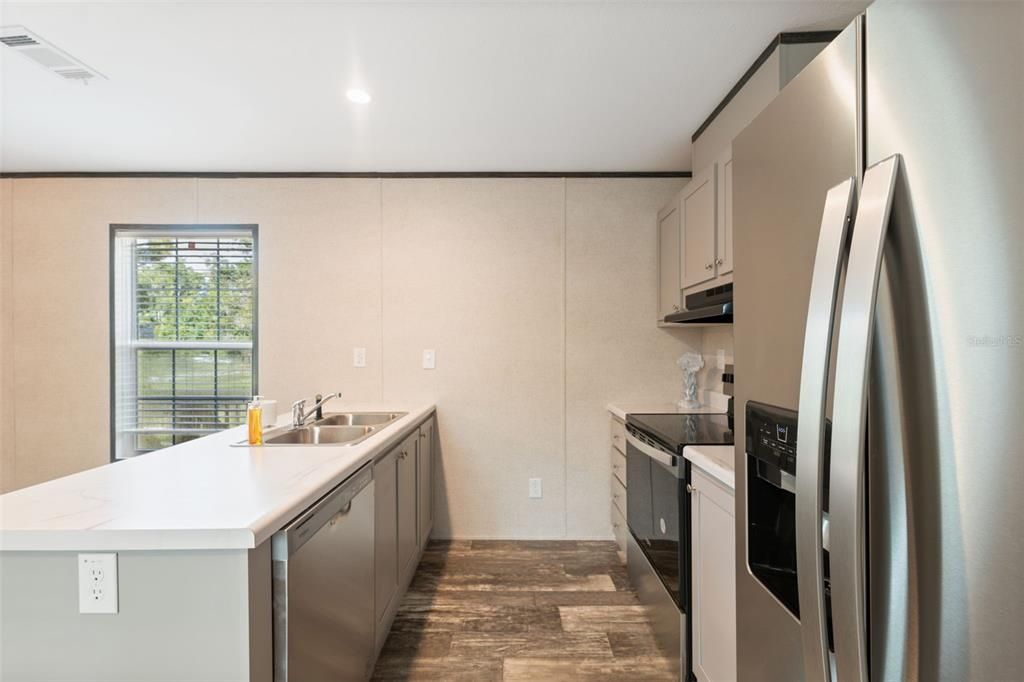 待售: $168,900 (3 贝兹, 2 浴室, 1001 平方英尺)