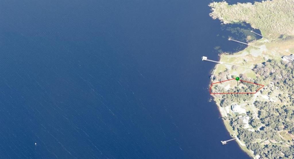 Под контрактом: $445,000 (1.07 acres)