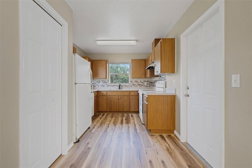 На продажу: $269,900 (3 спален, 1 ванн, 1132 Квадратных фут)