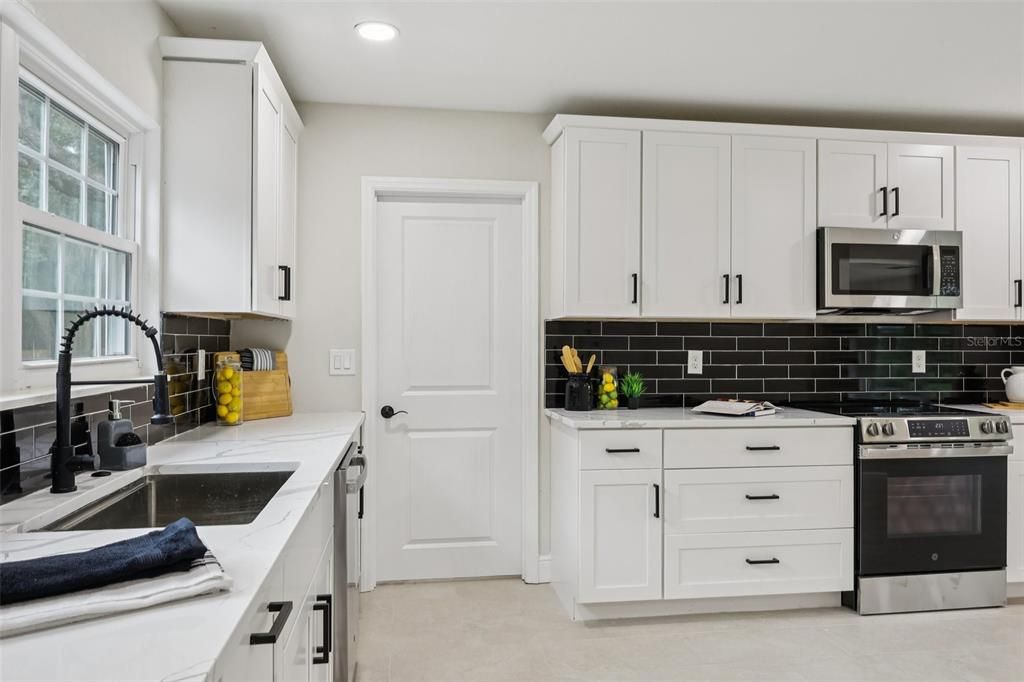 For Sale: $679,900 (4 beds, 2 baths, 2507 Square Feet)