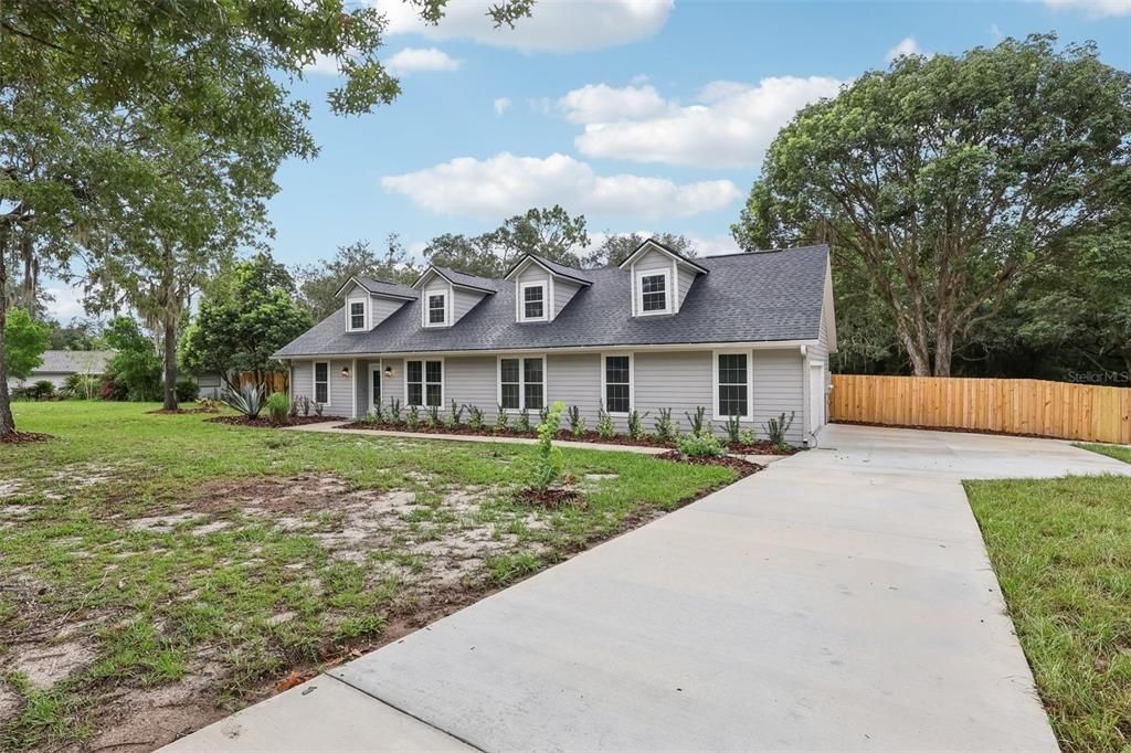 For Sale: $679,900 (4 beds, 2 baths, 2507 Square Feet)