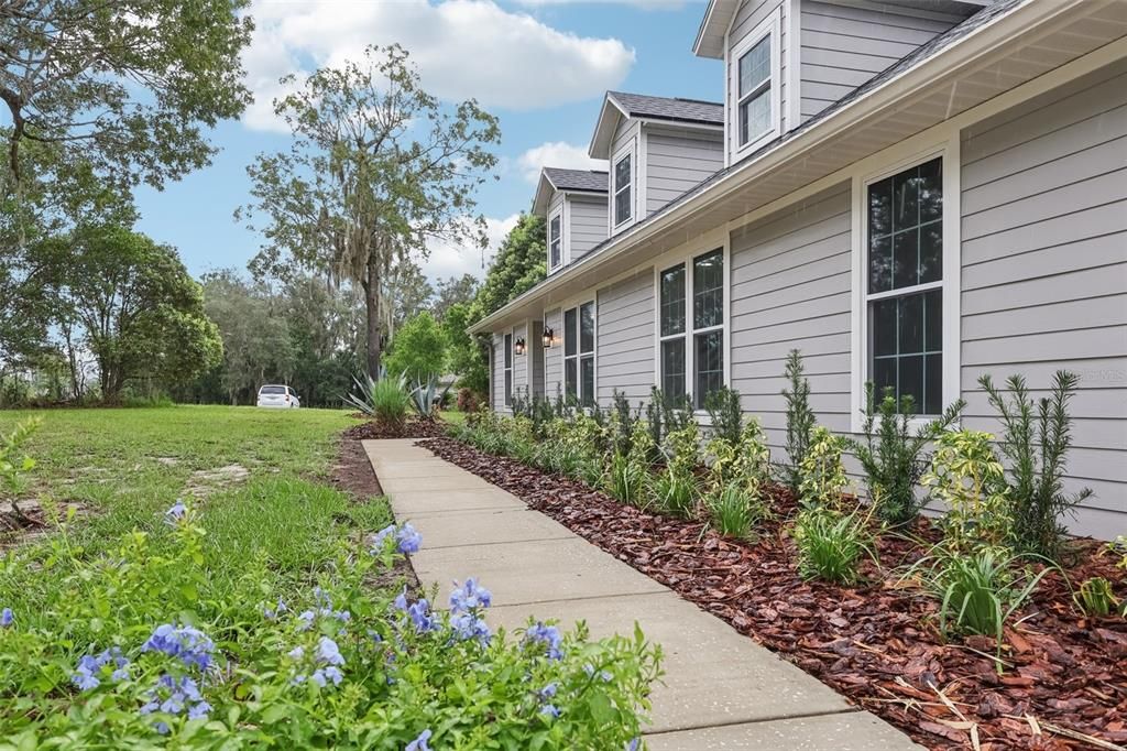 For Sale: $679,900 (4 beds, 2 baths, 2507 Square Feet)