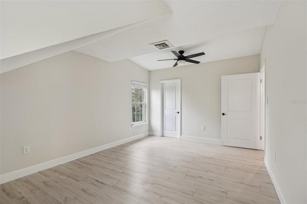 For Sale: $679,900 (4 beds, 2 baths, 2507 Square Feet)