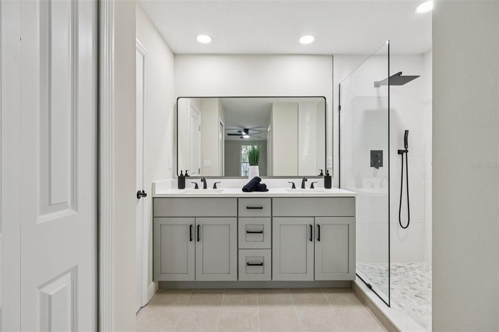 For Sale: $679,900 (4 beds, 2 baths, 2507 Square Feet)