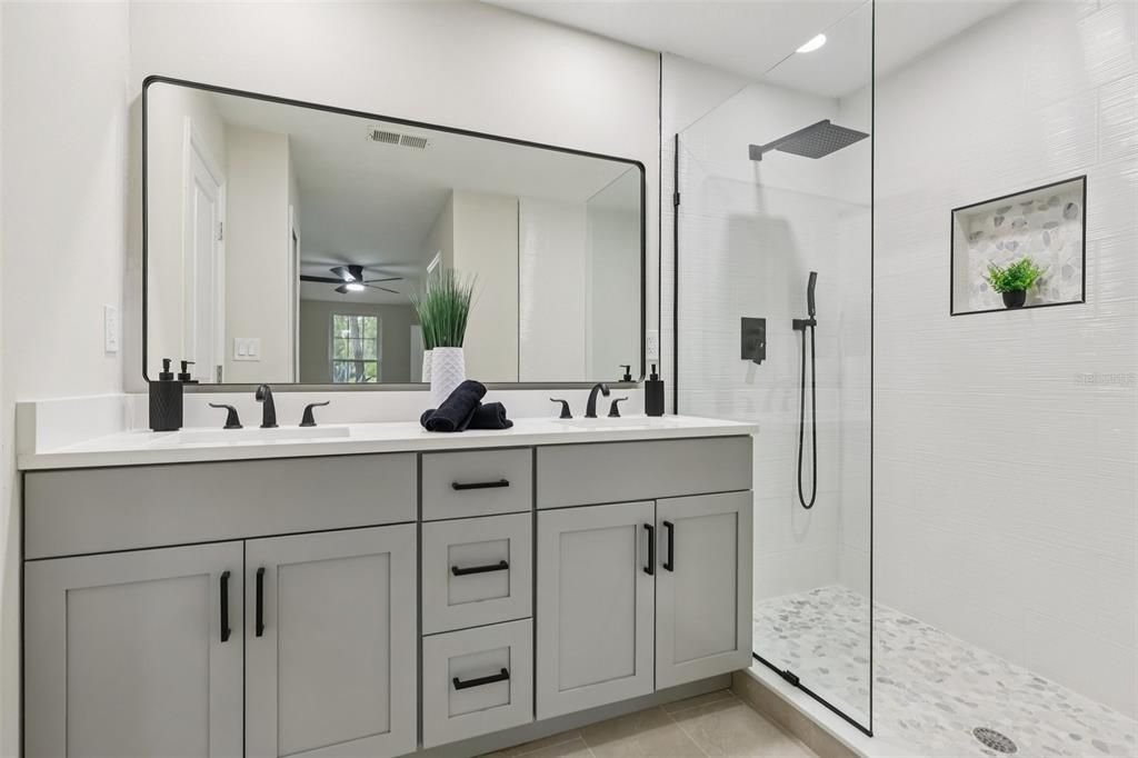 For Sale: $679,900 (4 beds, 2 baths, 2507 Square Feet)