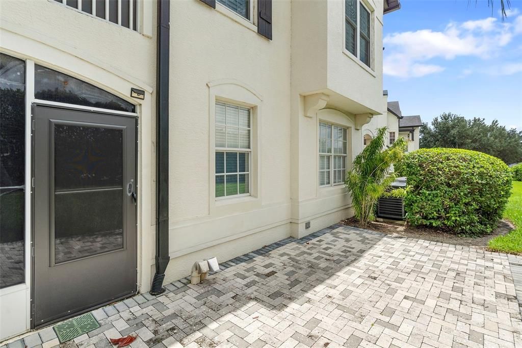 待售: $259,900 (2 贝兹, 2 浴室, 1072 平方英尺)