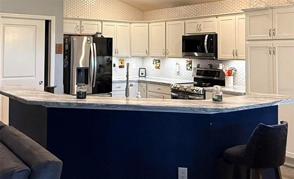 На продажу: $424,900 (4 спален, 2 ванн, 1978 Квадратных фут)