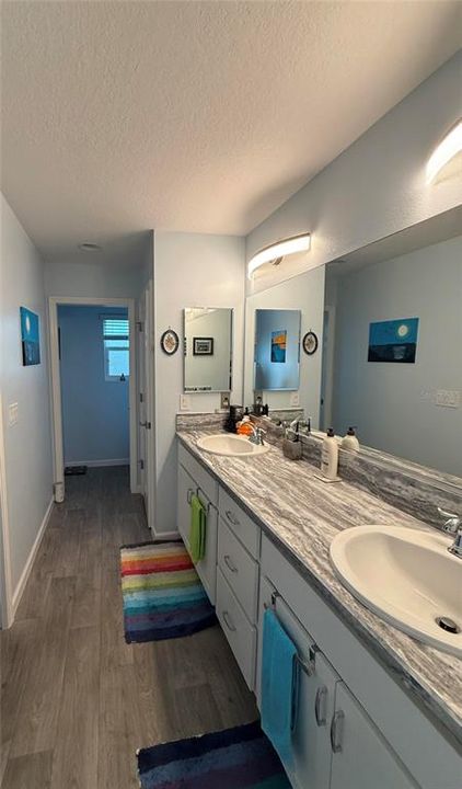 На продажу: $424,900 (4 спален, 2 ванн, 1978 Квадратных фут)