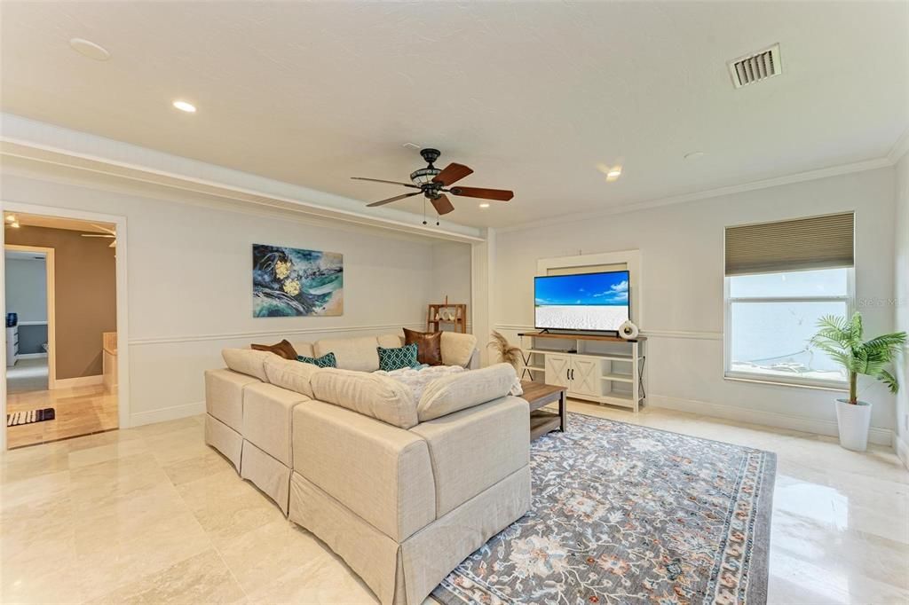 For Rent: $3,450 (3 beds, 2 baths, 1912 Square Feet)