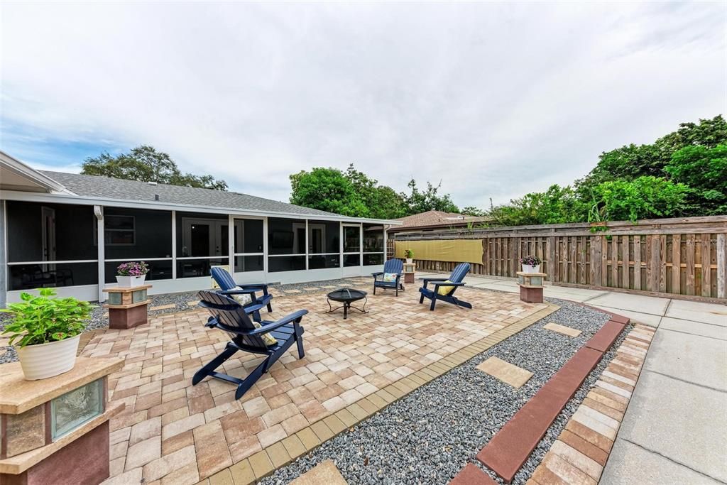 For Rent: $3,450 (3 beds, 2 baths, 1912 Square Feet)