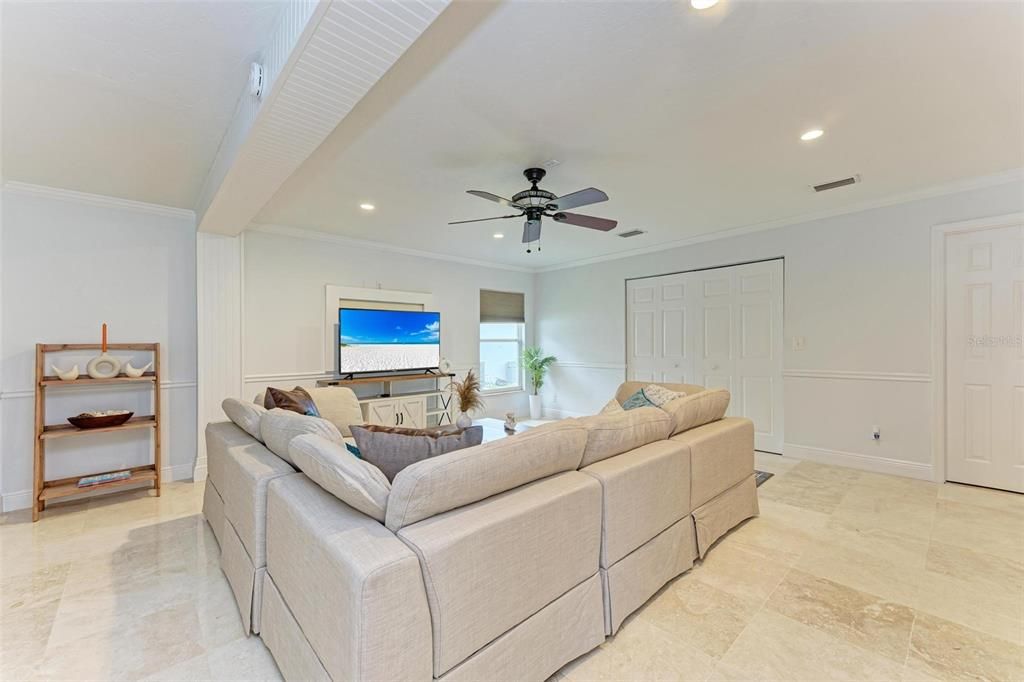 For Rent: $3,450 (3 beds, 2 baths, 1912 Square Feet)