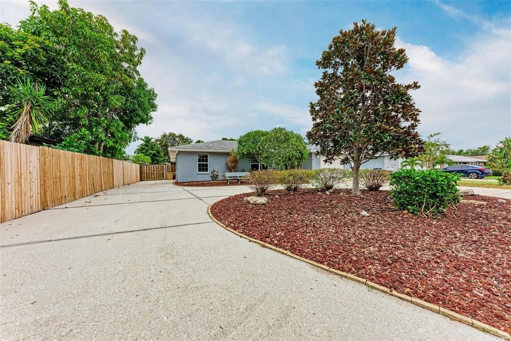 For Rent: $3,450 (3 beds, 2 baths, 1912 Square Feet)