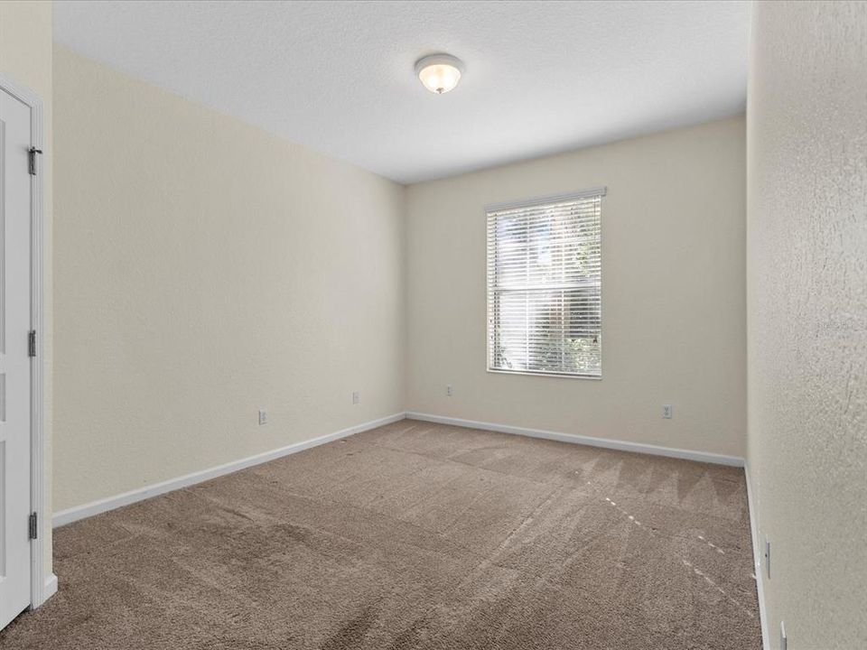 待售: $210,000 (3 贝兹, 2 浴室, 1384 平方英尺)