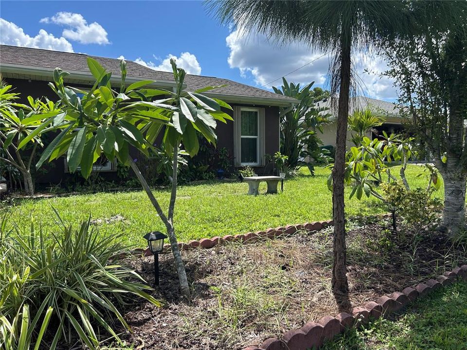 合同活跃: $265,000 (3 贝兹, 2 浴室, 1580 平方英尺)