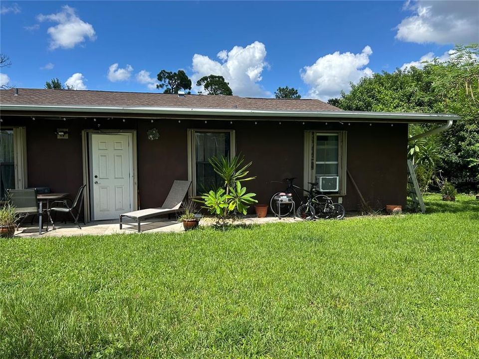 合同活跃: $265,000 (3 贝兹, 2 浴室, 1580 平方英尺)