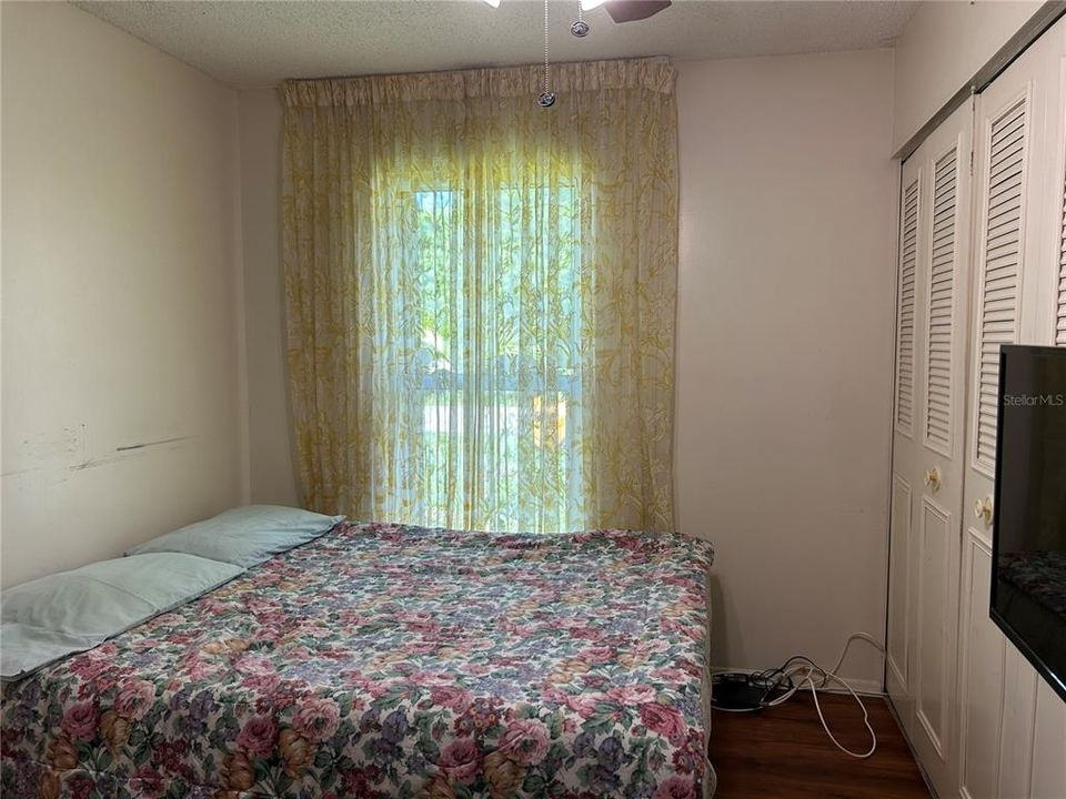 合同活跃: $265,000 (3 贝兹, 2 浴室, 1580 平方英尺)