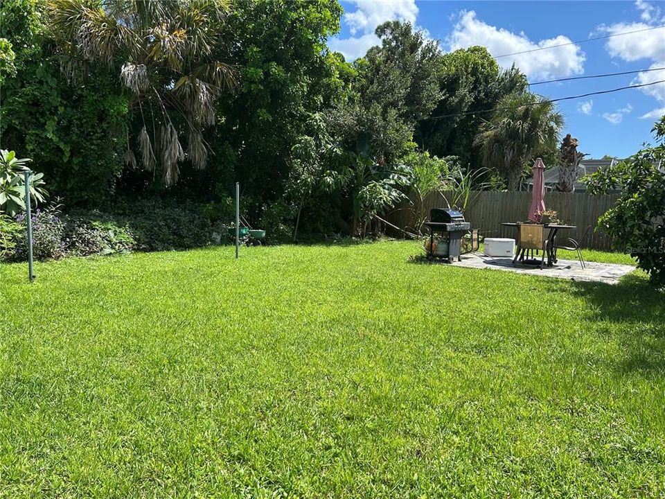 合同活跃: $265,000 (3 贝兹, 2 浴室, 1580 平方英尺)