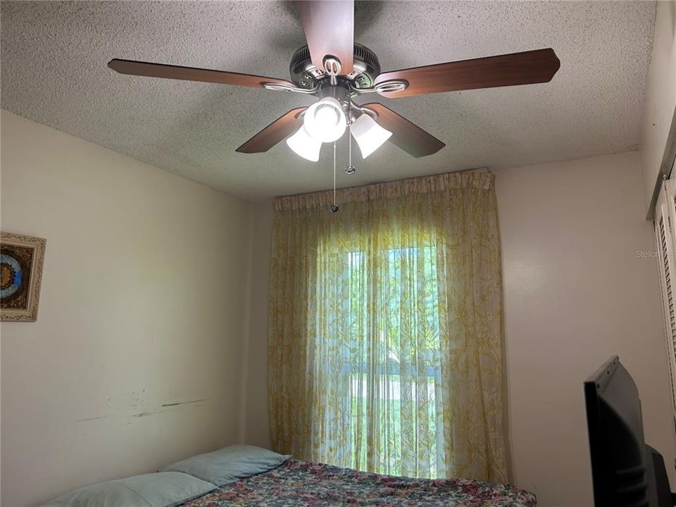 合同活跃: $265,000 (3 贝兹, 2 浴室, 1580 平方英尺)