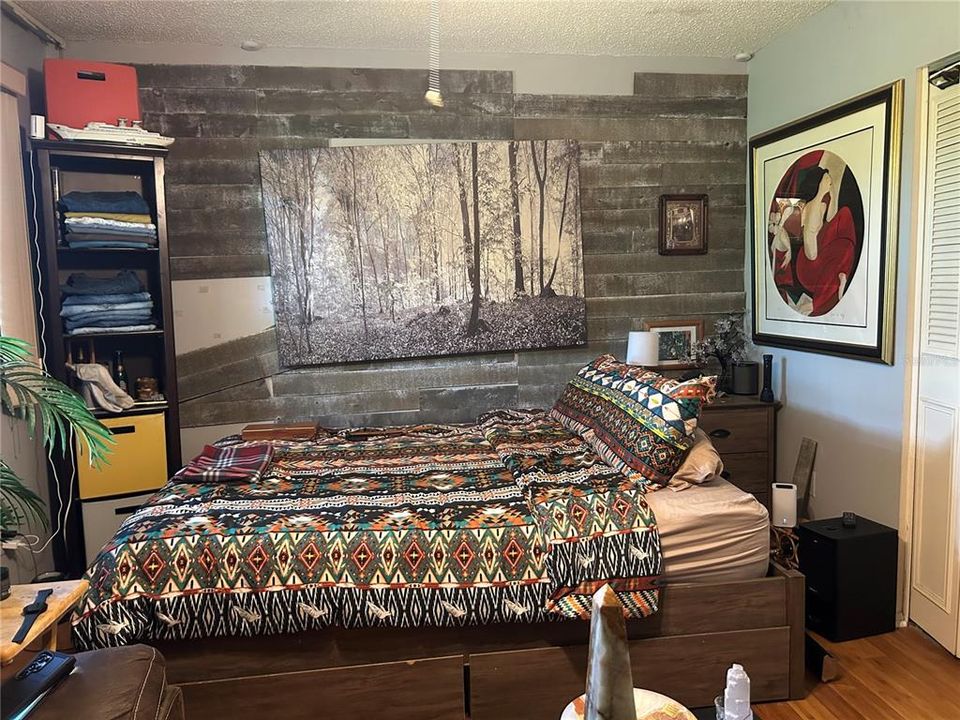 合同活跃: $265,000 (3 贝兹, 2 浴室, 1580 平方英尺)