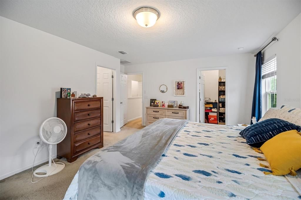 На продажу: $299,900 (3 спален, 2 ванн, 1736 Квадратных фут)