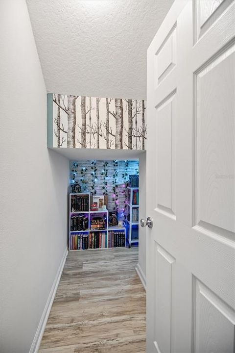 На продажу: $299,900 (3 спален, 2 ванн, 1736 Квадратных фут)