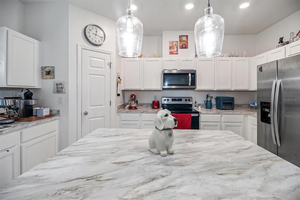 На продажу: $299,900 (3 спален, 2 ванн, 1736 Квадратных фут)