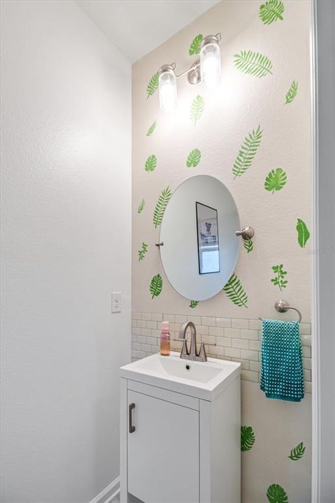 На продажу: $299,900 (3 спален, 2 ванн, 1736 Квадратных фут)