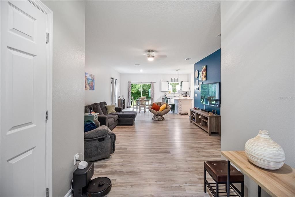 На продажу: $299,900 (3 спален, 2 ванн, 1736 Квадратных фут)