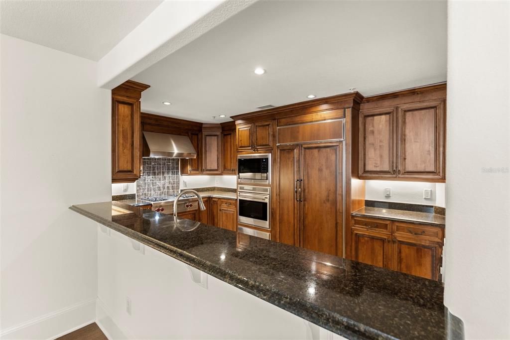 На продажу: $1,675,000 (2 спален, 2 ванн, 1511 Квадратных фут)