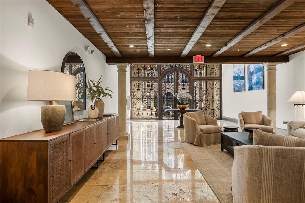 На продажу: $1,675,000 (2 спален, 2 ванн, 1511 Квадратных фут)