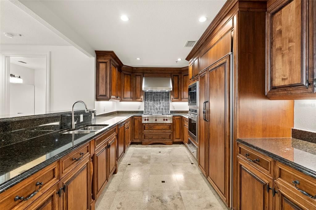 На продажу: $1,675,000 (2 спален, 2 ванн, 1511 Квадратных фут)