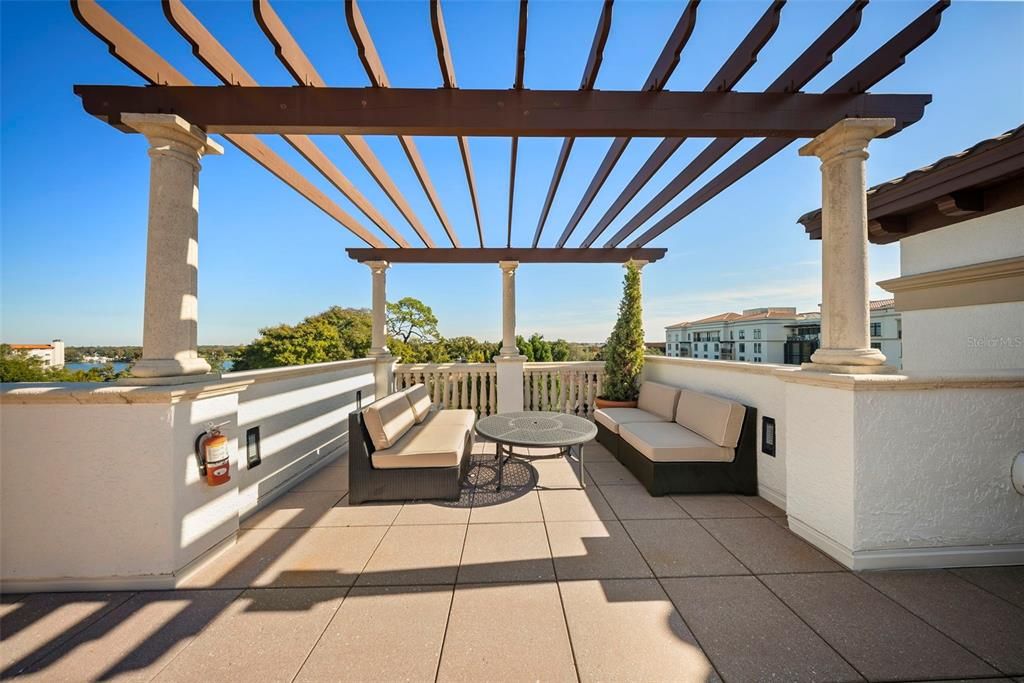 На продажу: $1,675,000 (2 спален, 2 ванн, 1511 Квадратных фут)