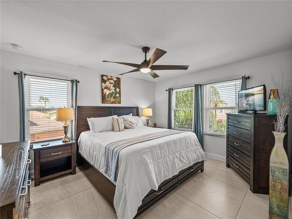 На продажу: $650,000 (4 спален, 3 ванн, 3325 Квадратных фут)