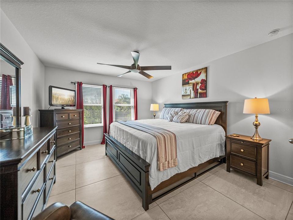 На продажу: $650,000 (4 спален, 3 ванн, 3325 Квадратных фут)