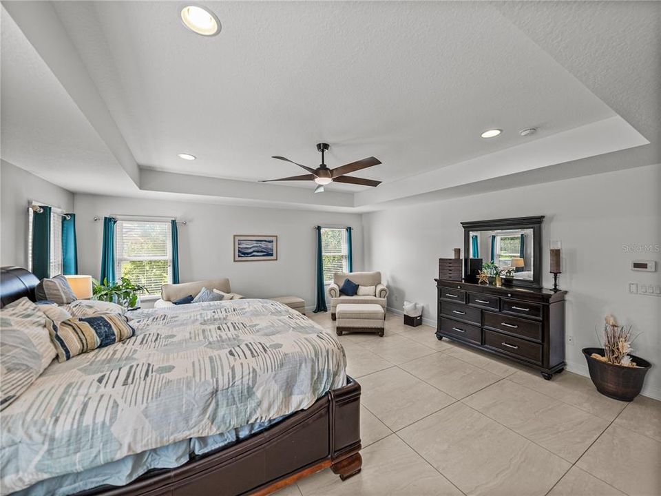 На продажу: $650,000 (4 спален, 3 ванн, 3325 Квадратных фут)