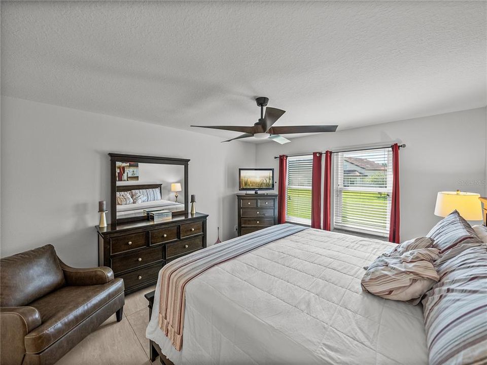 На продажу: $650,000 (4 спален, 3 ванн, 3325 Квадратных фут)