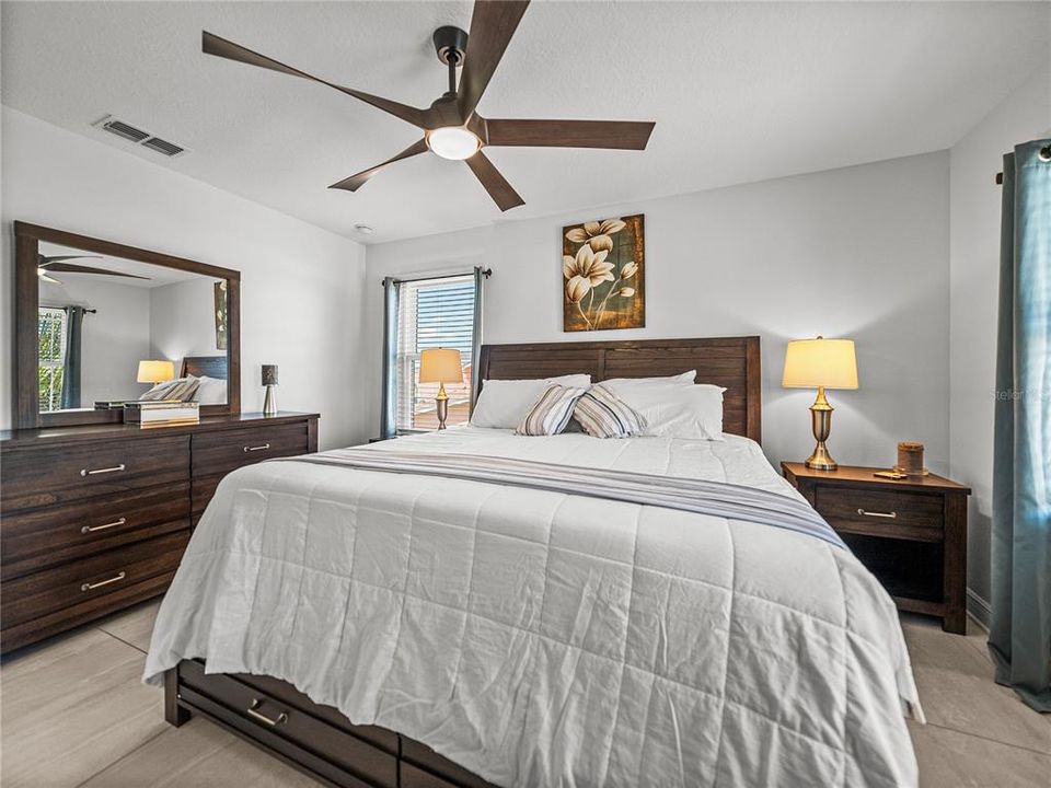 На продажу: $650,000 (4 спален, 3 ванн, 3325 Квадратных фут)