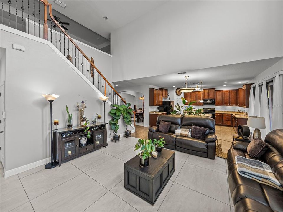 На продажу: $650,000 (4 спален, 3 ванн, 3325 Квадратных фут)