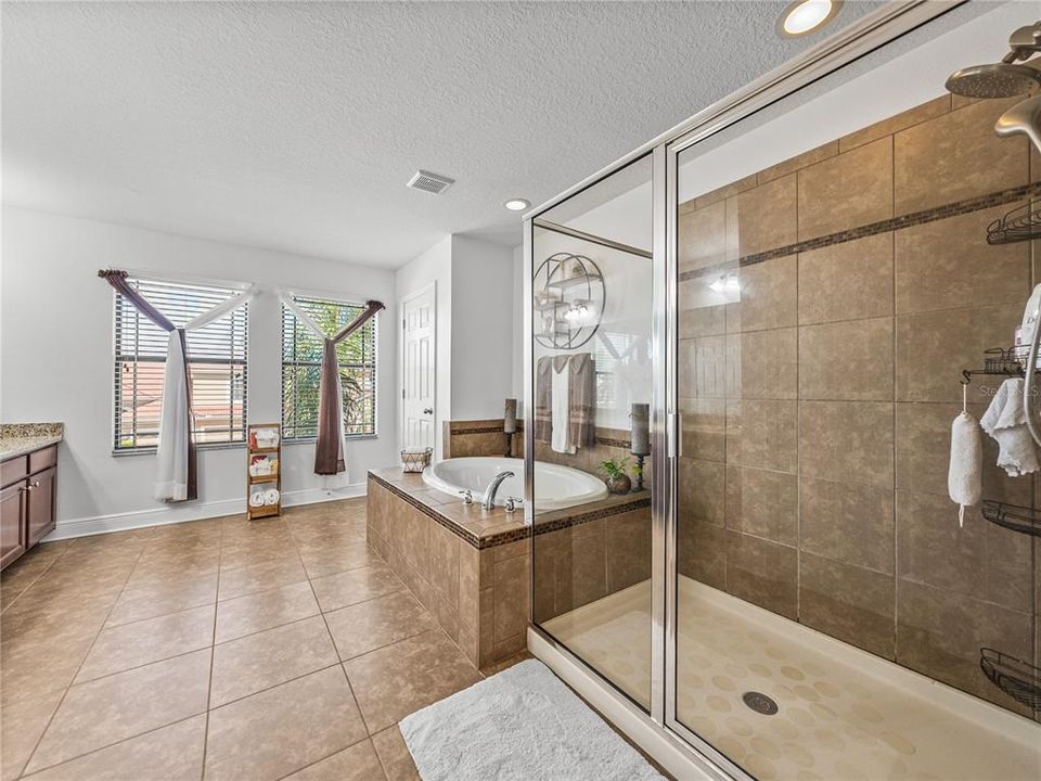 На продажу: $650,000 (4 спален, 3 ванн, 3325 Квадратных фут)