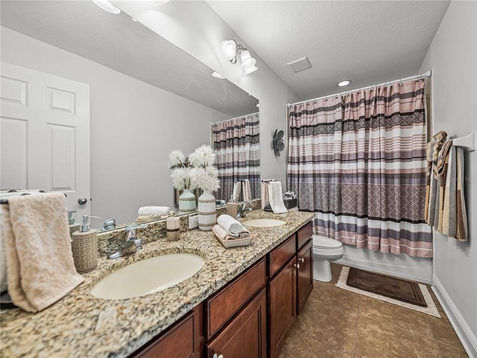 На продажу: $650,000 (4 спален, 3 ванн, 3325 Квадратных фут)