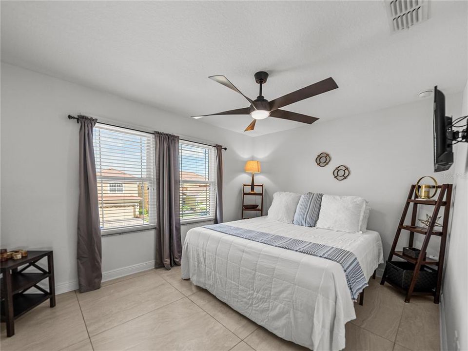 На продажу: $650,000 (4 спален, 3 ванн, 3325 Квадратных фут)