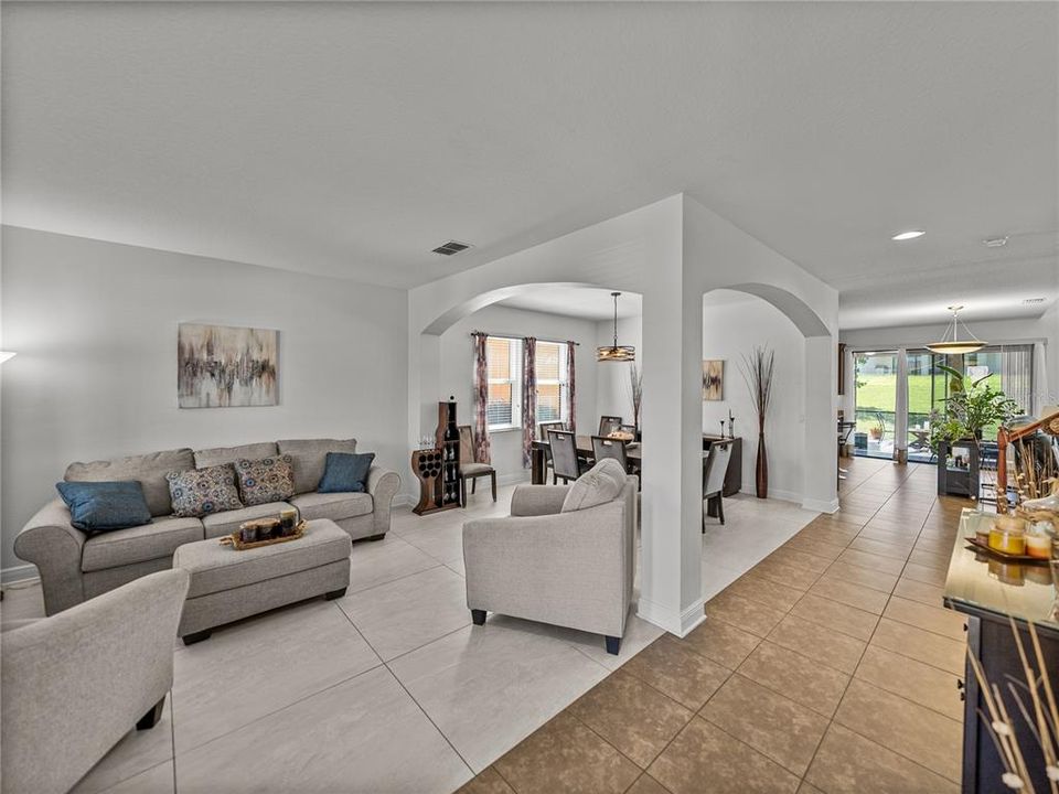 На продажу: $650,000 (4 спален, 3 ванн, 3325 Квадратных фут)